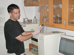 Picture of Brent Topping in the laboratory